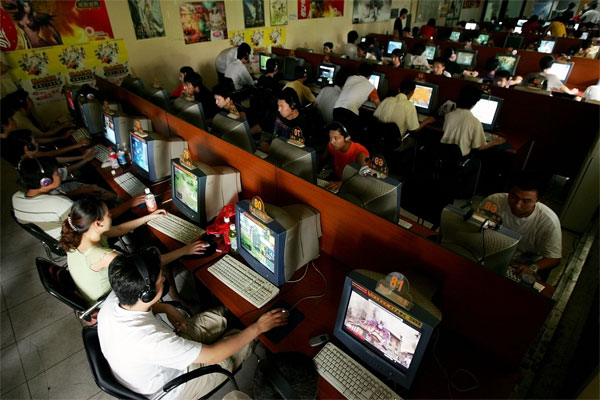 Data Pengguna Internet di Kawasan Asia dan Indonesia di Tahun 2011