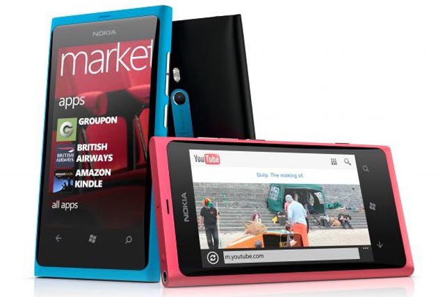 Nokia Lumia 800, Nokia WP7 Mango Pertama
