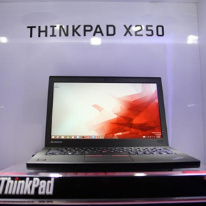 Lenovo Luncurkan Laptop yang Memiliki Dua Baterai Sekaligus