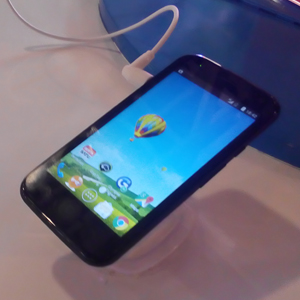 Powerphone E1 – Smartphone Bolt Berteknologi 4G-LTE Dengan Harga 1 juta Rupiah