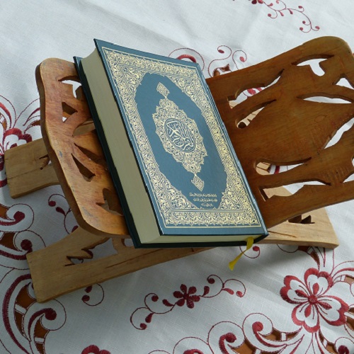 Bulan Ramadhan, Waktu Yang Tepat untuk Berbagi dan Beramal Jariyah dengan Fitur Beasiswa di Learn Quran