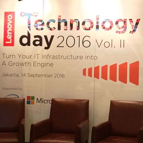 ThinkCentre Tiny-in-One Generasi 2 Resmi Meluncur di Lenovo Technology Day 2016