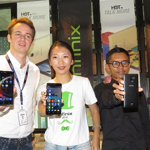 Duo Infinix Hot 4 Hadir dengan Fingerprint dan Baterai 4.000 mAh Cuma Rp 1 Jutaan
