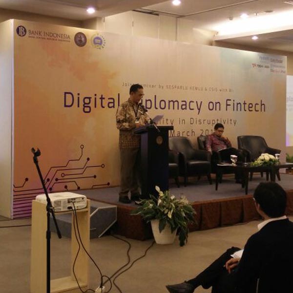 OJK Awasi Perusahaan Fintech Untuk Saling Berkolaborasi Dalam Perekonomian Indonesia