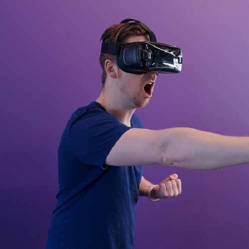 AltspaceVR Izinkan Pengguna Membangun Ruang VR Miliknya Sendiri