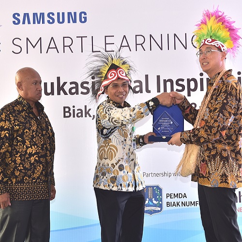 Samsung Buka Samsung Smart Learning Class di Papua