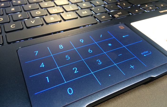 ASUS ZenBook UX333 NumberPad